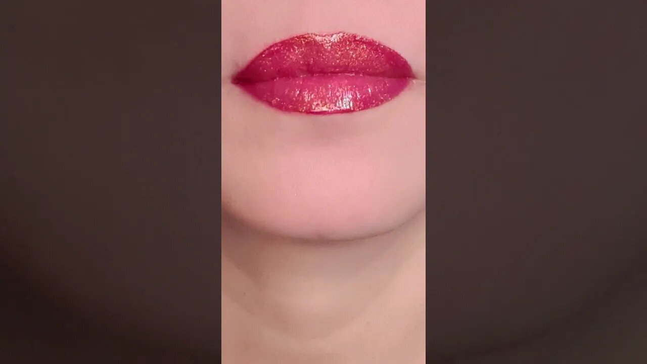 Simple Lip Tutorial Art Glitter #makeup #short #shorts #viral #shortvideo #lipswatches #grwm