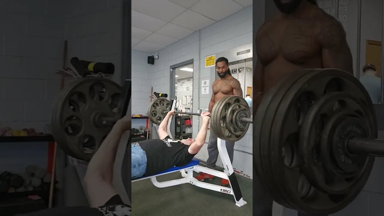 380lbs Raw Bench, Crazy old man