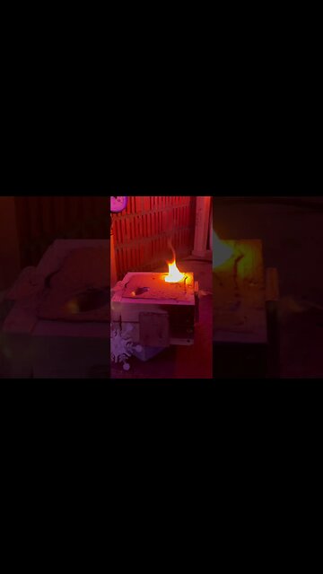 🔥Melting🔥 Aluminum Bronze in a electric furnace 🤔. #melting #copper #aluminum #casting