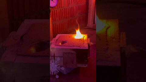 🔥Melting🔥 Aluminum Bronze in a electric furnace 🤔. #melting #copper #aluminum #casting