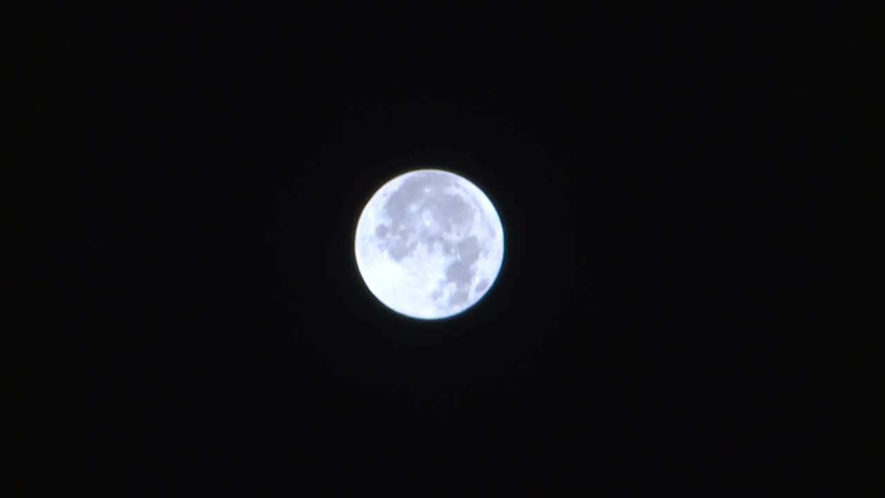 Here's a look at the last full moon of the decade