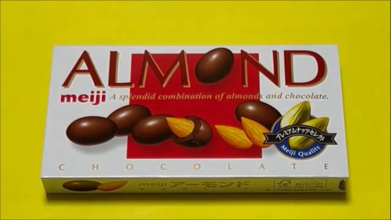 Meiji Almond Chocolate Packshot vs Product