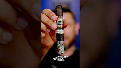 Is the new @epcarrillo_cigars Pledge of Allegiance good??!! #CigarShowTim #youtubeshorts #shorts