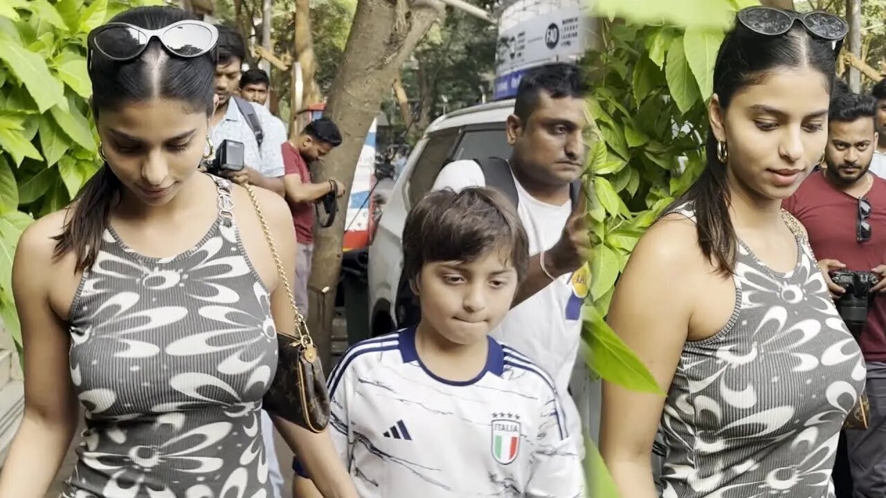 Suhana Khan And Her Baby Brother, Abram Enjoyed Some Quality Sibling Time At A Cafe Today! ☕️