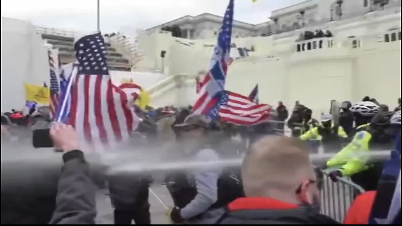 Jan 6 First Moments: Police Incite Peaceful Crowd With Flashbang Grenades, Rubber Bullets and Bear Mace at US Capitol Protest