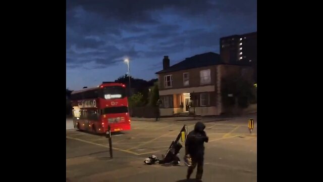 People Vs Government : ‘The Blade Runners’ UK vigilante group destroys ULEZ Cameras in London