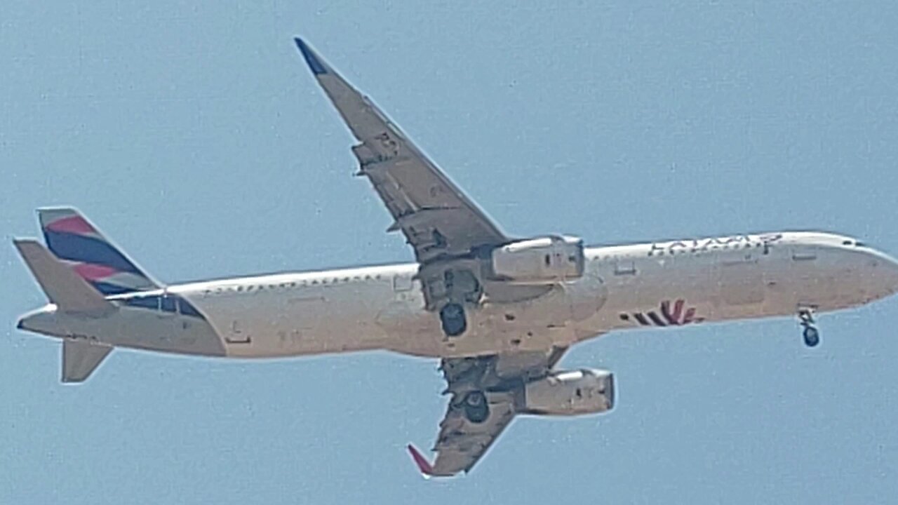 Airbus A321 PT-MXN coming from Natal to Fortaleza