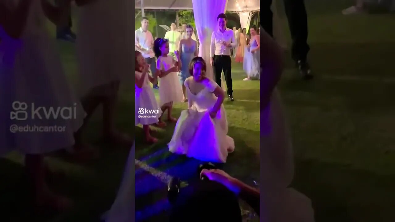 NOIVA… #festadecasamento #show #vidademúsico #noiva #bastidores #dancevideo #short #noivos #festa