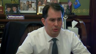 Gov. Scott Walker reacts to controversial Baraboo photo