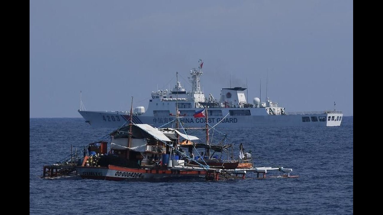 Chinese coast guards rescue Philippines fishermen at Chinese territorial waters