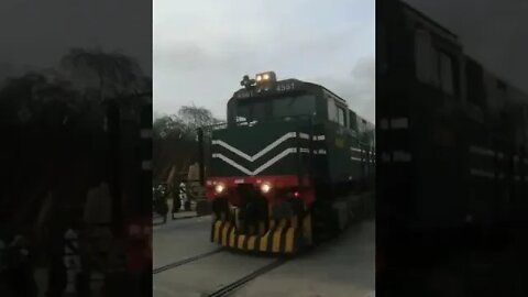 train station arriving accident