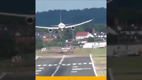 How #Pilot Made Touch and Go #Boeing 787 #Aviation #Flying