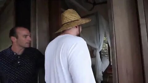 $1 vs $1,000,000 Hotel Room! ~~~~~ 10