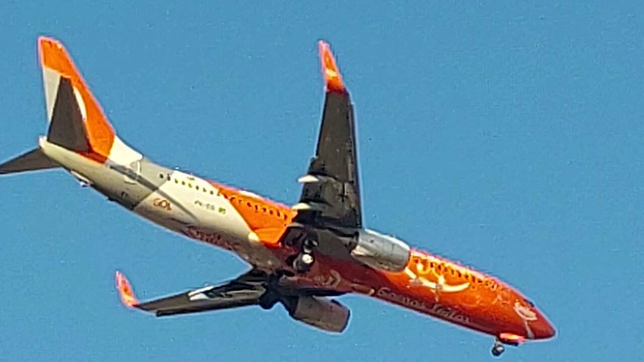 Boeing 737-800 PR-GXI and Airbus A321NEO PS-LBH both coming from Guarulhos to Fortaleza