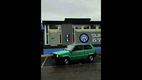 Arturo Vidal Hilariously Shows Up To Inter Milan's Training Ground In A FIAT Panda