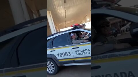 VIATURA POLICIAL VEJA O QUE ESSE CARA FEZ #shorts