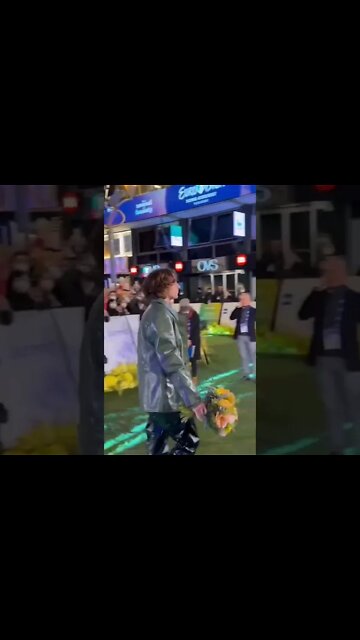 Sangiovanni arriva a Sanremo + Finale con Aka 7even