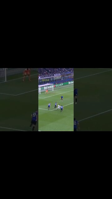 Pedri: always in control 💫 #shorts #clips #shortsfeed #football