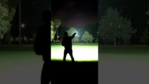 Imalent MR90 Flashlight: 8x XHP70.2 LEDs beam shot in dark park!