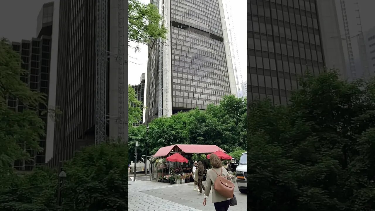 Timeless Montréal Stock exchange tower
