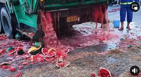 Tết bán không hết thà bỏ chứ quyết không tặng cho người nghèo ăn Tết!