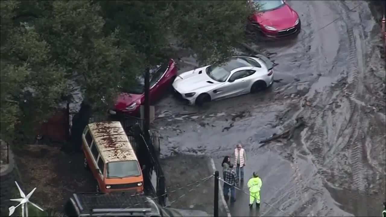 Mudslide buries southern California neighborhood