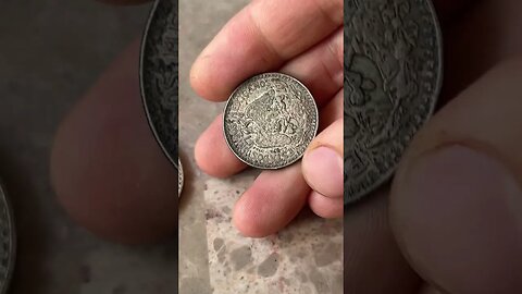 50 Centavos, Overly Excited Overview Mexican Coin