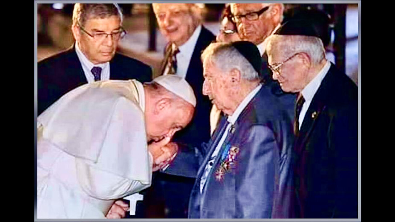 Pope Kisses Hand Bows Down to John Rothschild David Rockefeller Kissinger Is Pope Francis Antichrist