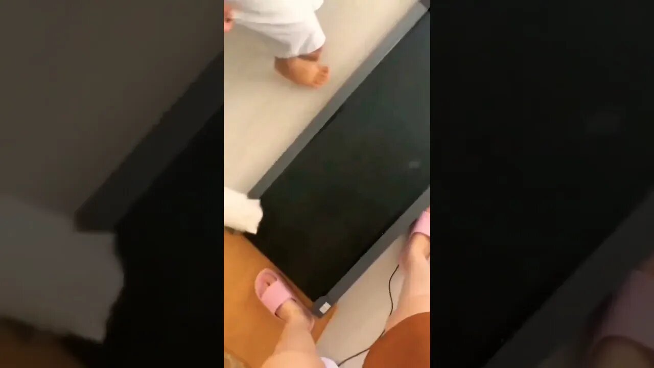 Smol wonder wants to run on a treadmill...🐈🐾😅 #shorts