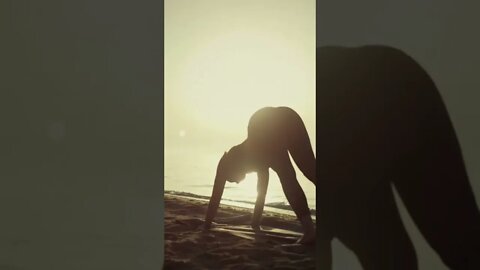 Beach yoga 💯