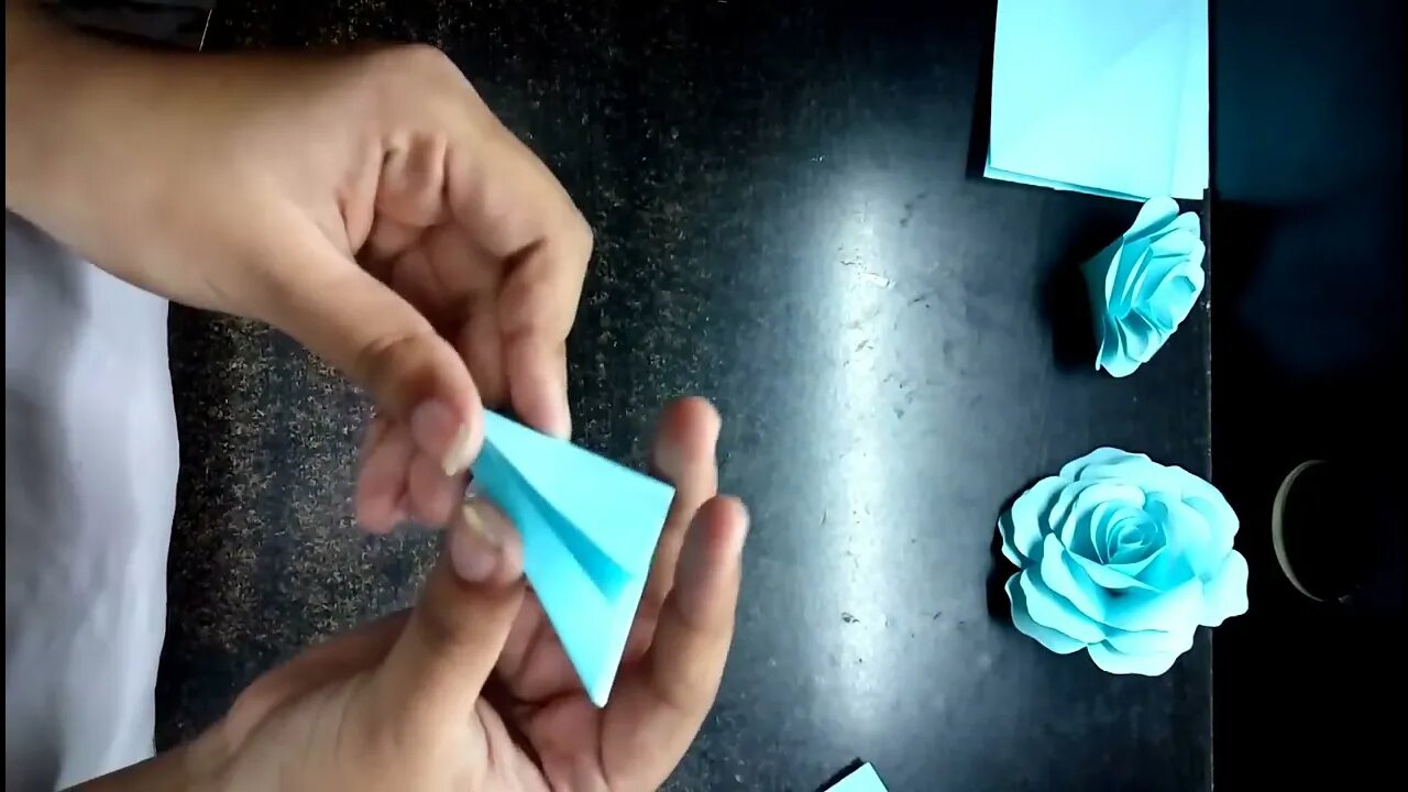 DIY How to make realistic and easy paper roses