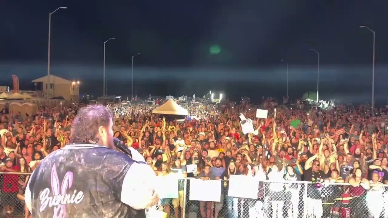 Jelly Roll Performs “Simple Man” at Tailgate N’ Tallboys