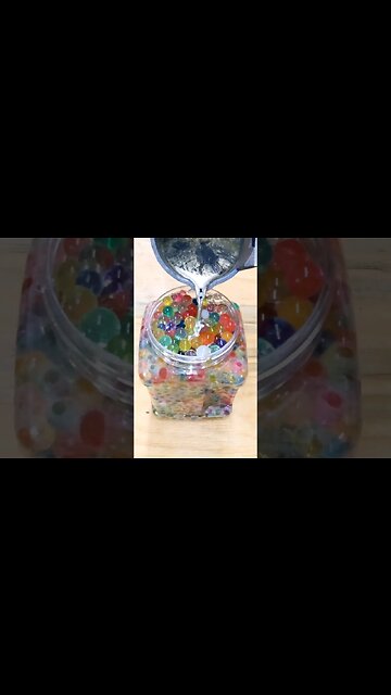 Pouring Molten Metal into Orbeez Experiment #ahorta #orbeez #experiment