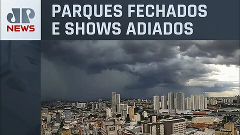 Alerta de temporal e ventos fortes cancela eventos ao ar livre em SP