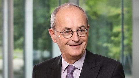 Novartis Top Lawyer Is Stepping Down After Cohen Payments
