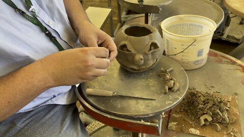 Closed form pottery. Step 4