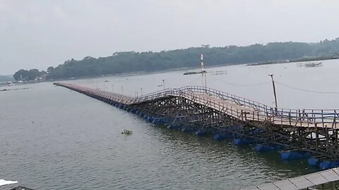 Jambatan Apung Wisata
