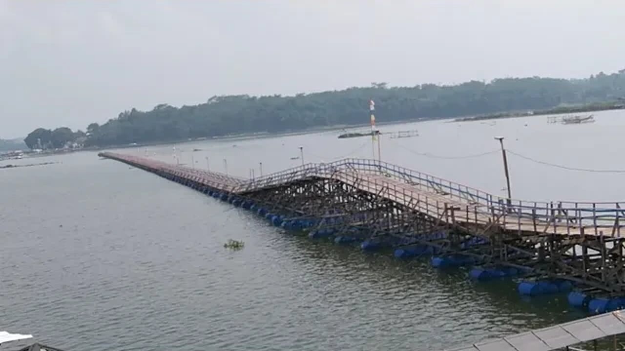 Jambatan Apung Wisata