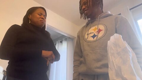 |Non Candid| I gave my mom an edible! Fake Edible prank