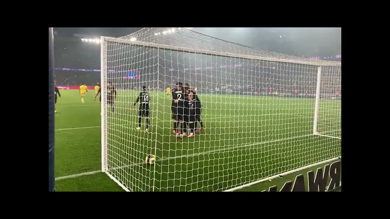 Eerste Ligue 1 goal van Lionel Messi. PSG - Nantes Doelpunt Messi