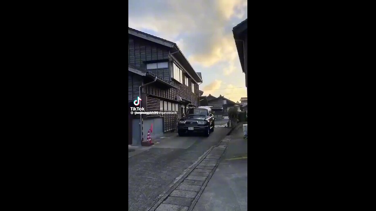 Shocking 😮 earthquake takes place in Japan