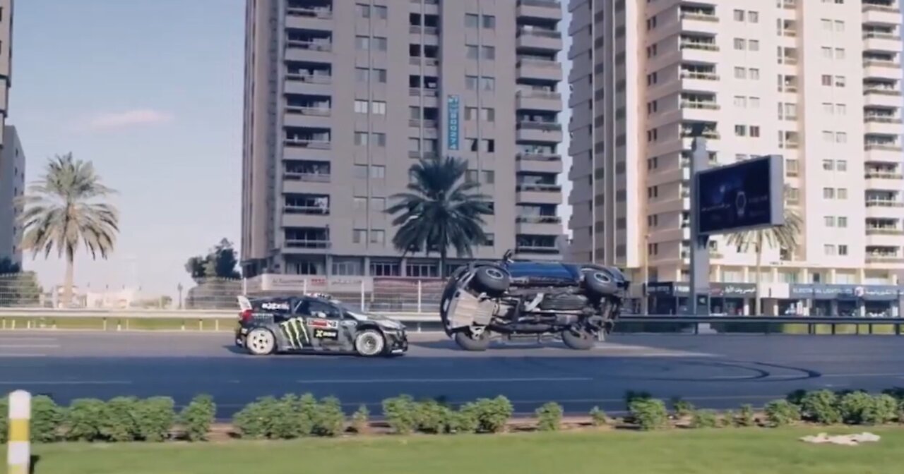 PILOTO PROFESIONAL HACIENDO DRIFT EN DUBAI NO LO INTENTES