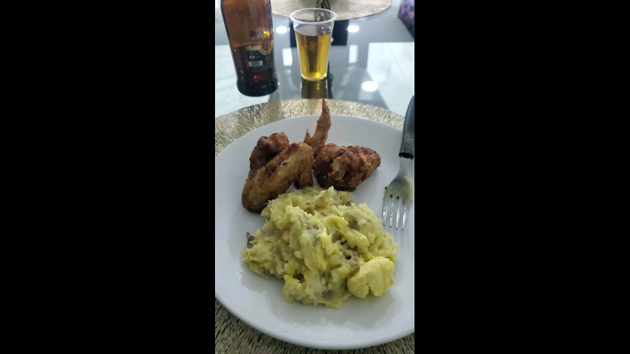 Having some dinner and rum 🍽️🍹 #cheers #foodie