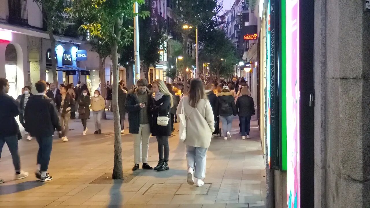 PEOPLE WATCHING 👀 VERY ELEGANT MADRID 👌 😍