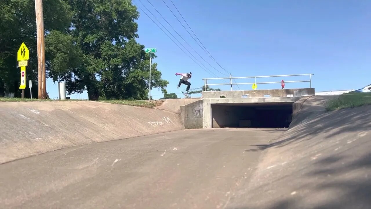 Kick flip into ditch. (Raw clip)