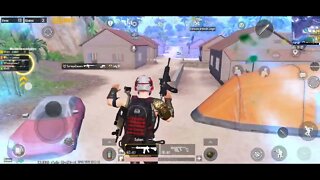 Jogando PUBG Mobile.