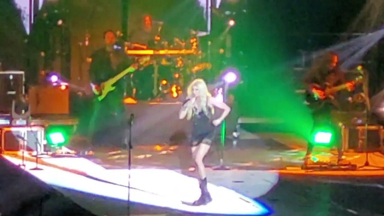 The Pretty Reckless "Witches Burn"