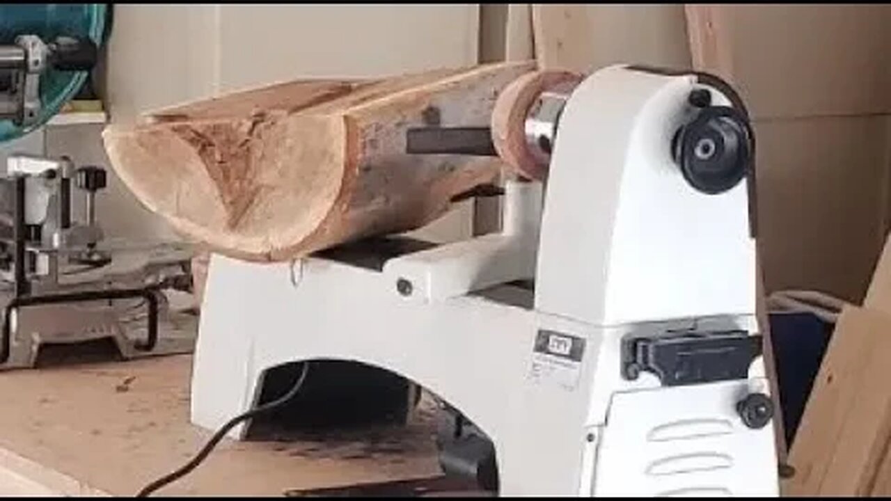 Wood Turning a Planter from a Giant Log: Beginner Woodturning Project