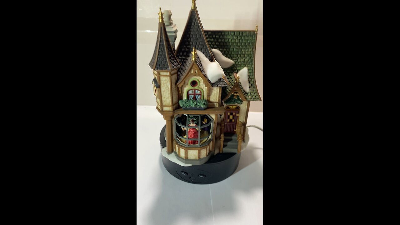 Stop & Shop! Dept.56 Village House - 1 Royal Tree Court - Good Condition