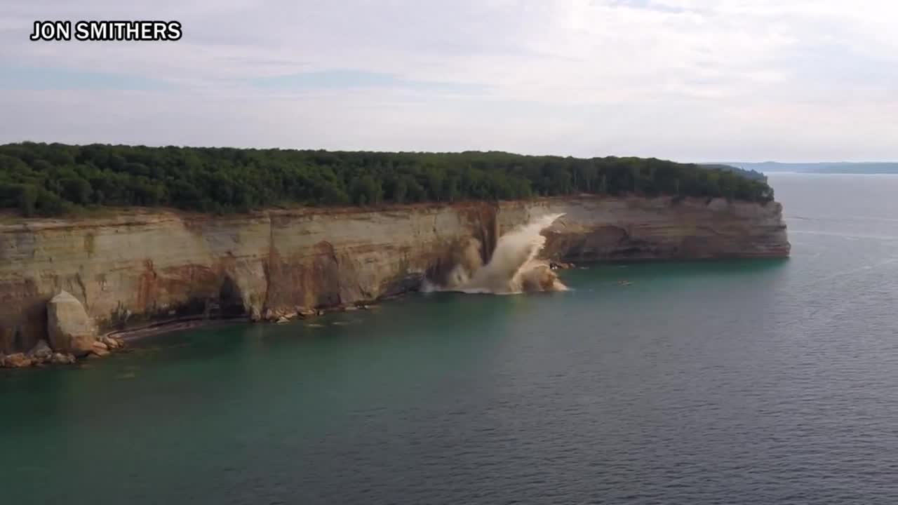 Massive cliff fell on Michigan’s Lake Superior
